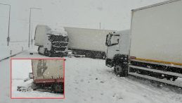 Bitlis&rsquo;te zincirleme kaza! 4 tır ve 2 otomobil birbirine girdi: Yaralılar var!