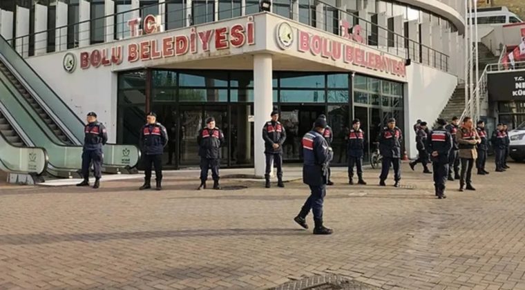 Bolu Belediyesi Soruşturmasında Yeni Gelişme: 3 Ş&uuml;pheli İtiraz &Uuml;zerine Yeniden Tutuklandı