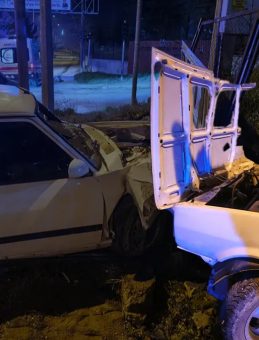 Bolu&rsquo;da Alkoll&uuml; S&uuml;r&uuml;c&uuml;ye Dudak U&ccedil;uklatan Ceza! Otomobil İstinat Duvarına Ok Gibi Saplandı: Ehliyeti de Yokmuş&hellip;