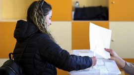 Bulgaristan se&ccedil;imlerinde sandık &ccedil;ıkış anketleri a&ccedil;ıklandı