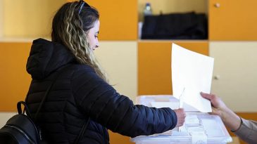Bulgaristan se&ccedil;imlerinde sandık &ccedil;ıkış anketleri a&ccedil;ıklandı