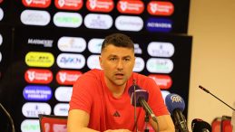 Burak Yılmaz: "Bug&uuml;n itibariyle matematiksel olarak ligde kaldığımızı d&uuml;ş&uuml;n&uuml;yorum"