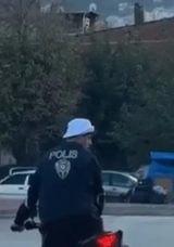 Bursa'da Akılalmaz G&ouml;r&uuml;nt&uuml;ler: Polis Yeleği Giyerek Drift Attı!