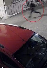Bursa'da kargo aracını &ccedil;alan ş&uuml;pheliler kıskıvrak yakalandı!