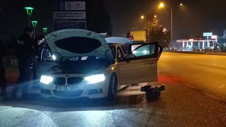 Bursa'da korkun&ccedil; olay! Tartıştığı kişiyi aracıyla takip edip silahla yaraladı