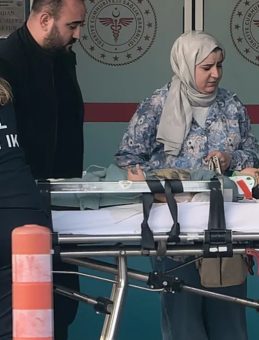 Bursa&rsquo;da 3 yaşındaki &ccedil;ocuk balkondan d&uuml;şt&uuml;: Talihsiz yavru ağır yaralandı!