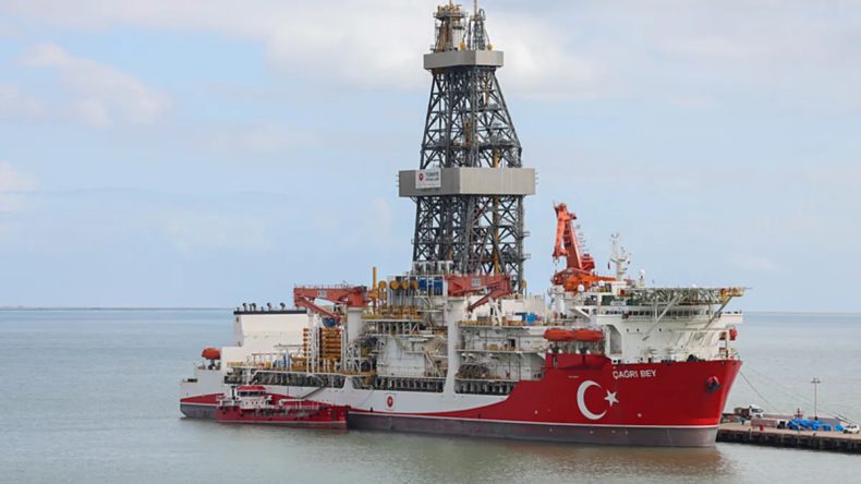 &Ccedil;ağrı Bey sondaj gemisi Somali'ye ulaştı