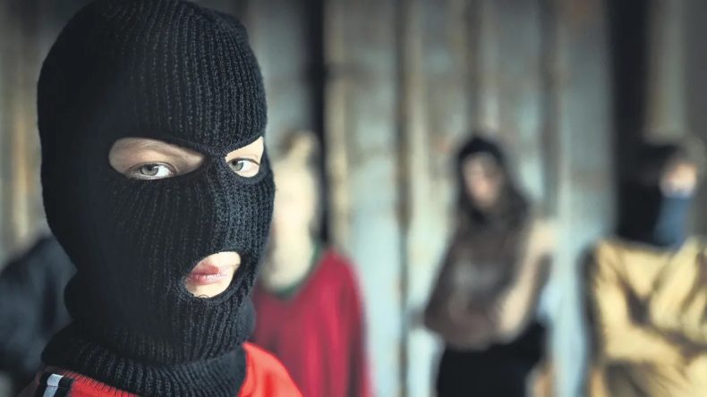 &Ccedil;ocukları su&ccedil;a ilgisizlik s&uuml;r&uuml;kl&uuml;yor