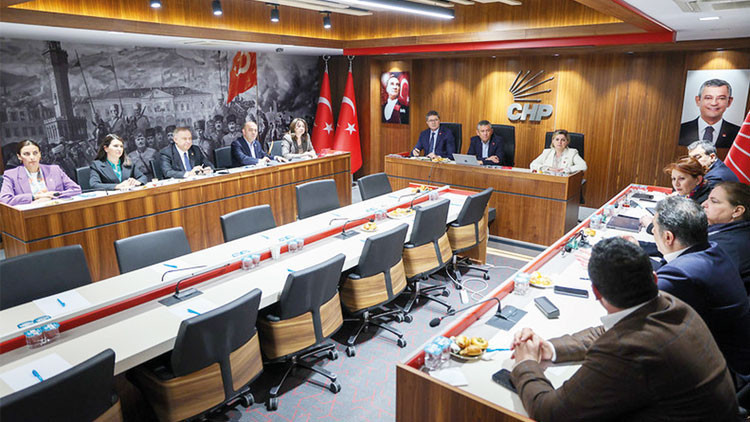 CHP&rsquo;den yeni yol haritası