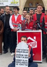CHP&rsquo;liler arasında g&ouml;revden alma arbedeesi! İl başkanlığına girmek isteyen gen&ccedil;ler &lsquo;y&ouml;netim istifa&rsquo; sloganları attı