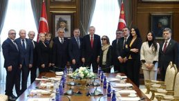 Cumhurbaşkanı Erdoğan, T&uuml;rk Demokrasi Vakfı heyetini kabul etti