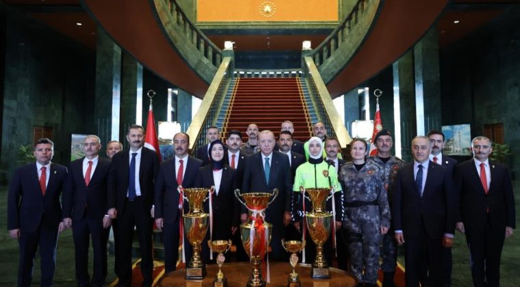 Cumhurbaşkanı Erdoğan T&uuml;rk Polis Teşkilatı'nın 181. yılını kutladı