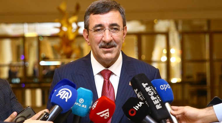 Cumhurbaşkanı Yardımcısı Yılmaz, Azerbaycan'da gazetecilerin sorularını yanıtladı