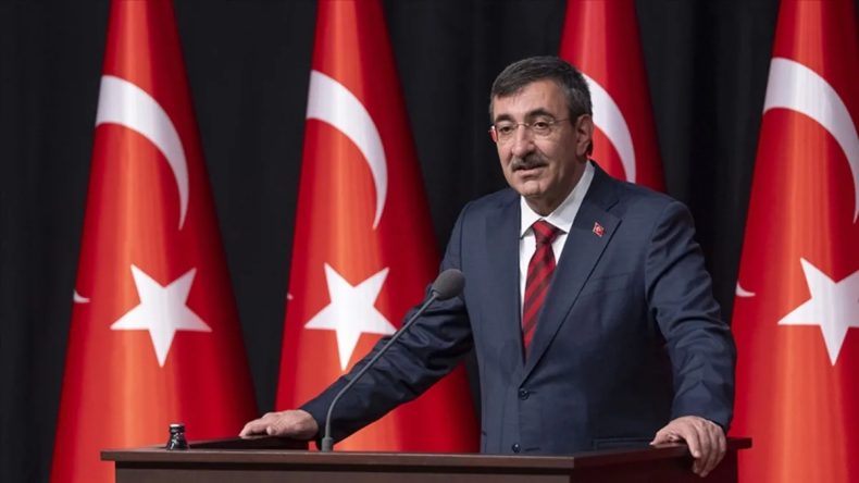 Cumhurbaşkanı Yardımcısı Yılmaz, bir &uuml;st lige &ccedil;ıkan takımları kutladı: Başarılar diliyorum