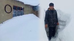 Dar Ge&ccedil;itlerden Evlerine Ulaşmaya &Ccedil;alışıyorlar: '5 Aydır Bu Haldeyiz, K&ouml;y G&ouml;r&uuml;nm&uuml;yor'