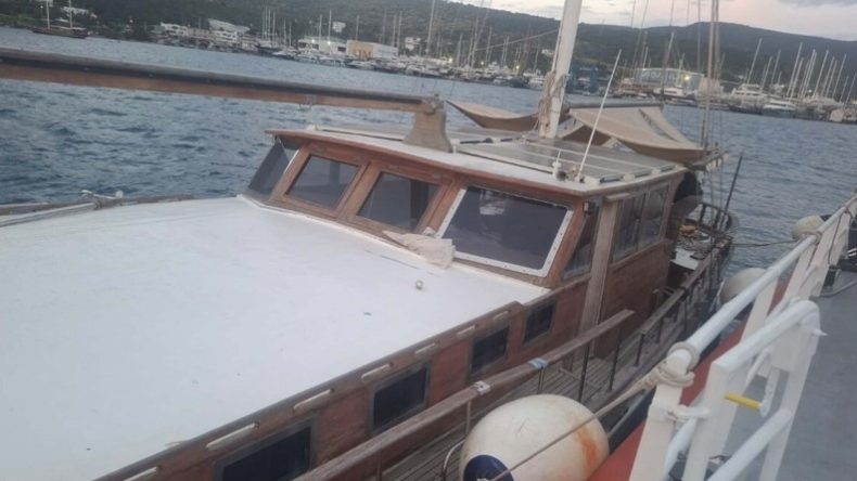 Denizde Korku Dolu Anlar: 3 Kişi Kurtarıldı