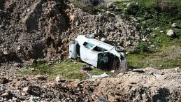 Denizli'de otomobil boş araziye u&ccedil;tu: 4 yaralı