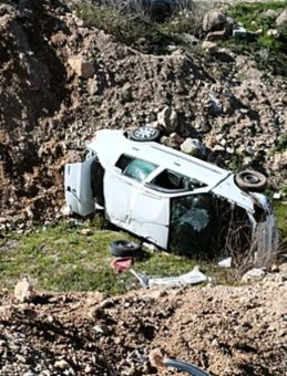 Denizli'de otomobil boş araziye u&ccedil;tu: 4 yaralı