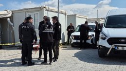 Dini nikahlı eşiyle onun eniştesini silahla vurdu