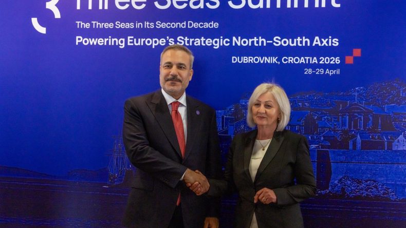 Dışişleri Bakanı Fidan, Bosna Hersek Bakanlar Konseyi Başkanı Kristo ile g&ouml;r&uuml;şt&uuml;