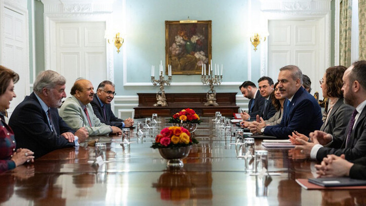 Dışişleri Bakanı Fidan, İngiltere'de Lordlar Kamarası ve Avam Kamarası &Uuml;yeleriyle G&ouml;r&uuml;şt&uuml;