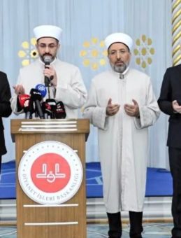 Diyanet İşleri Başkanı Arpaguş hacı uğurlama programında konuştu