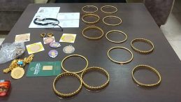 Diyarbakır&rsquo;da Otob&uuml;ste Unutulan Altınlar Sahibine Teslim Edildi