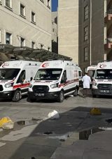 D&uuml;ğ&uuml;n salonundaki kavgada bir kişi ağır yaralandı