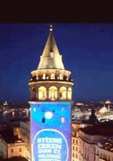 D&uuml;nya Otizm Farkındalık G&uuml;n&uuml;'nde Sembolik Yapılar Işıklandırıldı