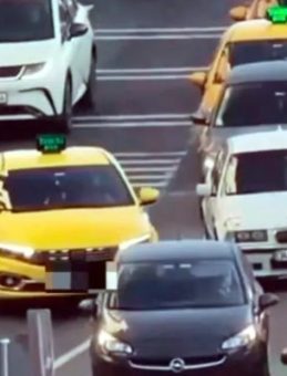 Ehliyetsiz ve Işıklı Uyarı Sistemi Bulunan Sürücüye Çakarlı Ceza