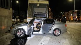 Elazığ'da kamyonet ile otomobil &ccedil;arpıştı: 5 yaralı