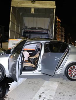 Elazığ'da kamyonet ile otomobil &ccedil;arpıştı: 5 yaralı