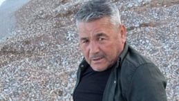 Elektrik direğine &ccedil;arpan motosiklet s&uuml;r&uuml;c&uuml;s&uuml; hayatını kaybetti