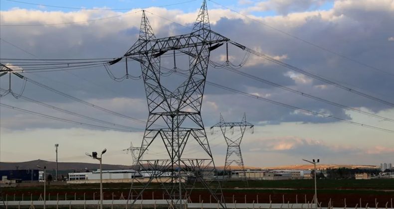 Elektrik &uuml;retimi şubatta y&uuml;zde 3,09 azaldı