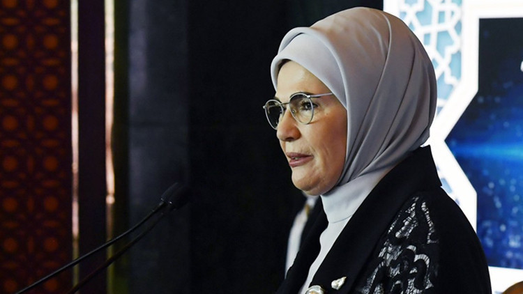 Emine Erdoğan, TOGEM-DER'in Geleneksel Cemre &Ccedil;arşısının A&ccedil;ılışına Katıldı