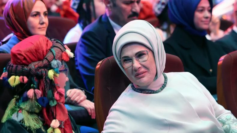 Emine Erdoğan'dan TRT 48. Uluslararası 23 Nisan &Ccedil;ocuk Şenliği Gala Programı Paylaşımı