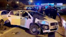 Emniyet şeridinde aracından inen s&uuml;r&uuml;c&uuml;ye otomobil &ccedil;arparak &ouml;ld&uuml;rd&uuml;