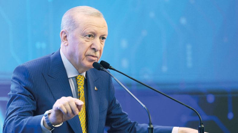 Erdoğan: Aile milli g&uuml;venlik meselesidir