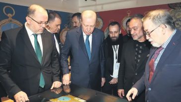 Erdoğan, &lsquo;Muhteşem Cep Saatleri Koleksiyonu&rsquo; sergisini gezdi
