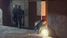 Eşini ve kızını yaraladı, kahvehanede kendini ihbar etti!