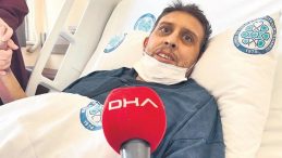 Eşinin karaciğeriyle hayata tutundu