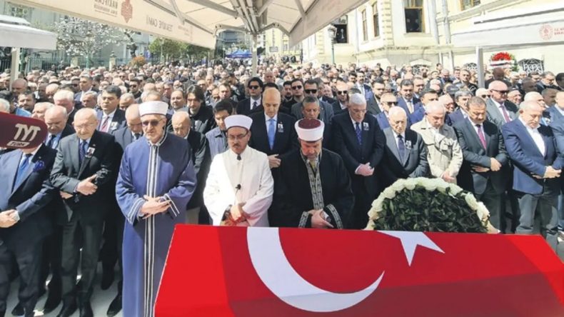Eski TBMM Başkanı Cindoruk Son Yolculuğuna Uğurlandı