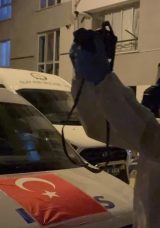 Eskişehir&rsquo;de Apartmandan Yayılan K&ouml;t&uuml; Koku Ekipleri Alarma Ge&ccedil;irdi! Kapı Kırılınca İ&ccedil;erideki Manzara Kan Dondurdu&hellip;
