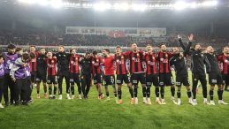 Eskişehirspor r&ouml;vanşı kazandı turu ge&ccedil;ti! 3. Lig'de play-off heyecanı s&uuml;r&uuml;yor&hellip;