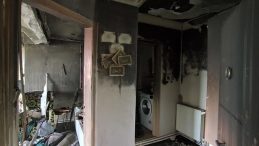 Evi Ateşe Verdi: Babasını Arayıp "Evi Yaktım, Gel" Dedi