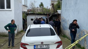 Evlat dehşeti: Annesini &ouml;ld&uuml;rd&uuml;kten sonra kendi hayatına son verdi