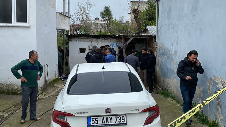 Evlat dehşeti: Annesini &ouml;ld&uuml;rd&uuml;kten sonra kendi hayatına son verdi