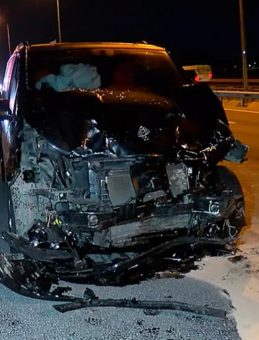 Ey&uuml;psultan&rsquo;da 2 aracın karıştığı kazada 4 kişi yaralandı