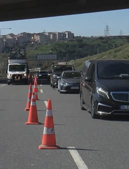 Ey&uuml;psultan&rsquo;da 5 ara&ccedil;lık zincirleme kaza: 2 kişi yaralandı!