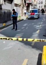 Fatih'te Boşanma Aşamasındaki &Ccedil;iftin Yakınları Arasında Silahlı Kavga: 2 Yaralı